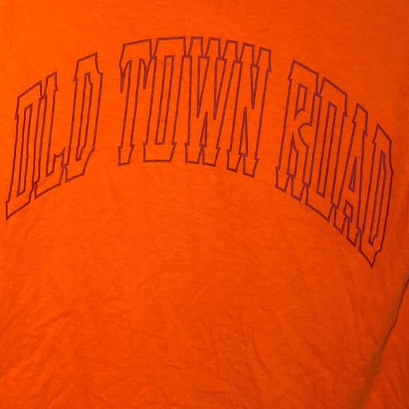 HORSES Old Town Road T-Shirt - Picture 3 of 5